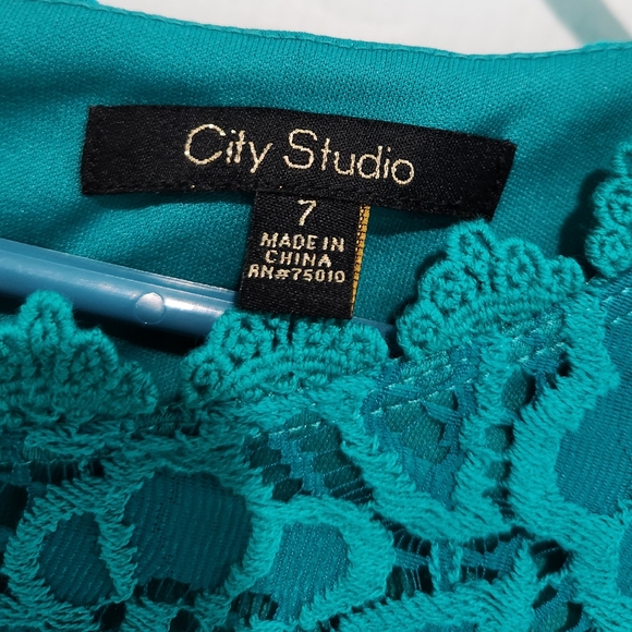 Green Sleeveless City Studio Dress Size 7 - Picture 3 of 3